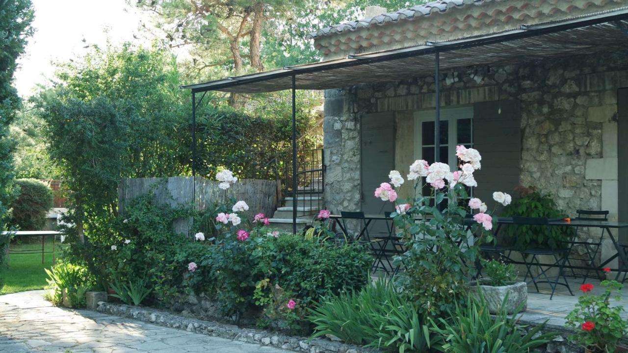 Eygalières Mas Grimaud - Gite- Studio Et Chambres D'Hotes Familiales מראה חיצוני תמונה