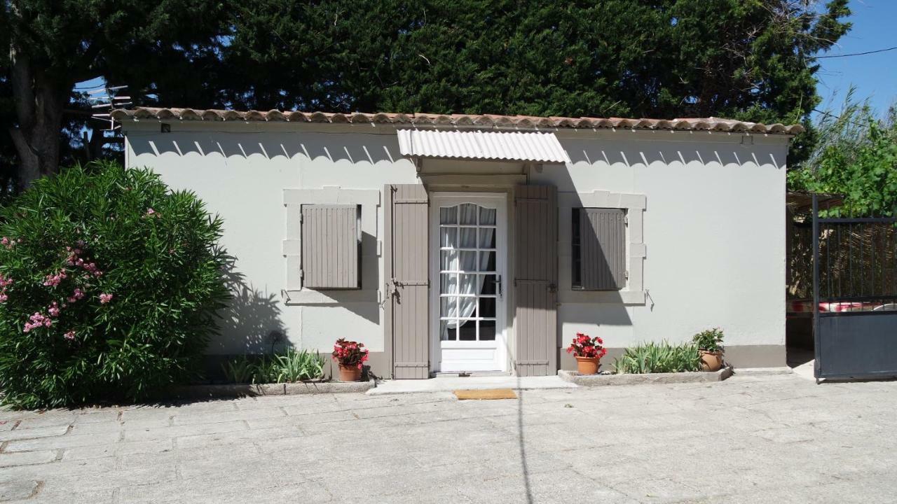 Eygalières Mas Grimaud - Gite- Studio Et Chambres D'Hotes Familiales מראה חיצוני תמונה