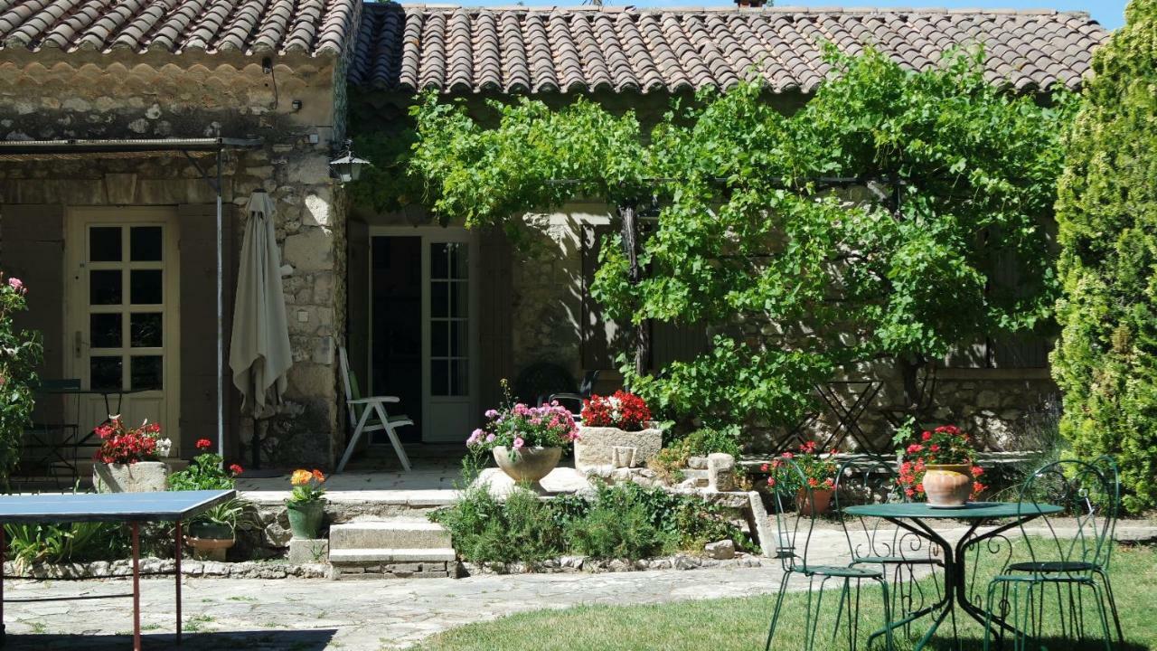 Eygalières Mas Grimaud - Gite- Studio Et Chambres D'Hotes Familiales מראה חיצוני תמונה